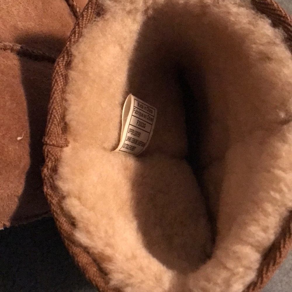 UGG Classic short boot in chestnut - Picture 6 of 6